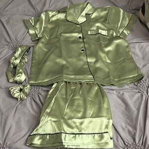 NWT Amazon Women's Satin Pajama Set - Green